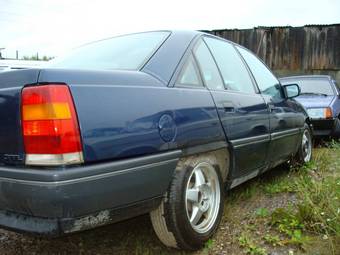 1990 Opel Omega Photos