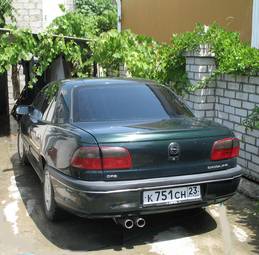 1993 Opel Omega Photos