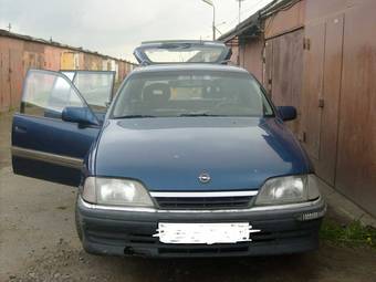 1993 Opel Omega Pics