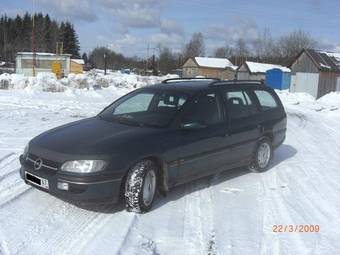 1994 Opel Omega Photos