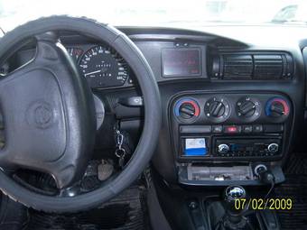 1995 Opel Omega Photos