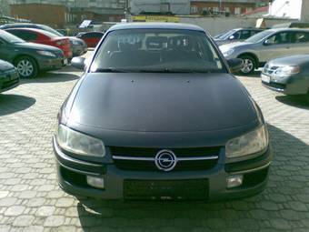 1995 Opel Omega Photos