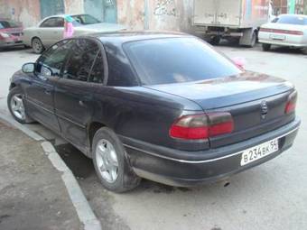 1995 Opel Omega Photos