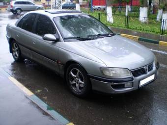 1995 Opel Omega Pictures