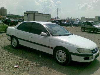 1995 Opel Omega Photos