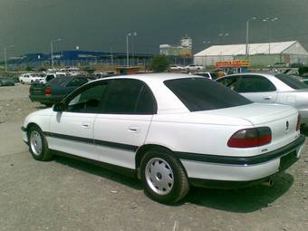 1995 Opel Omega Photos