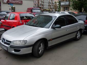 1996 Opel Omega Photos