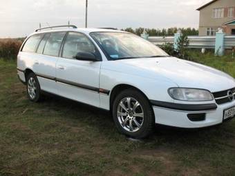 1996 Opel Omega Photos