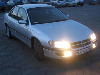 1997 Opel Omega Images