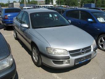 1997 Opel Omega Photos