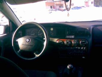 1998 Opel Omega Pictures