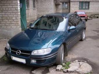 1998 Opel Omega Photos