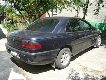 1998 Opel Omega Photos