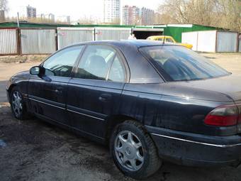 1998 Opel Omega Pictures