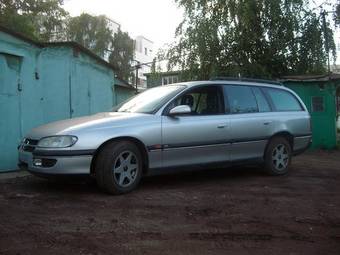 1998 Opel Omega Pictures