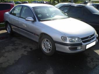 1998 Opel Omega Photos
