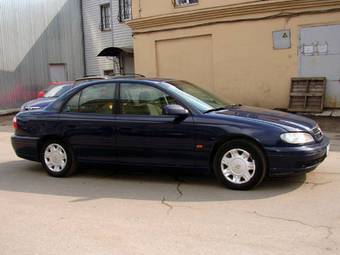 2000 Opel Omega Photos