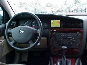 2000 Opel Omega Photos