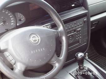 2000 Opel Omega Pictures