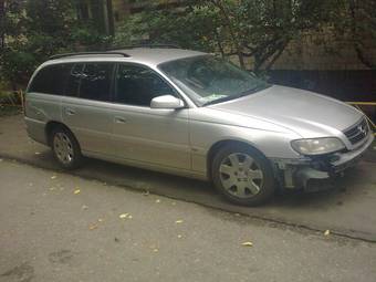 2000 Opel Omega Photos