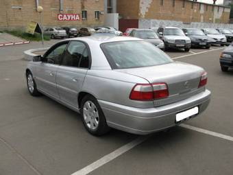 2000 Opel Omega Photos