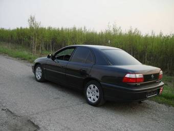 2000 Opel Omega Photos