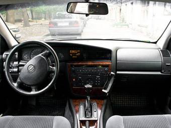 2000 Opel Omega Images