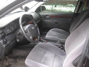 2001 Opel Omega Pics
