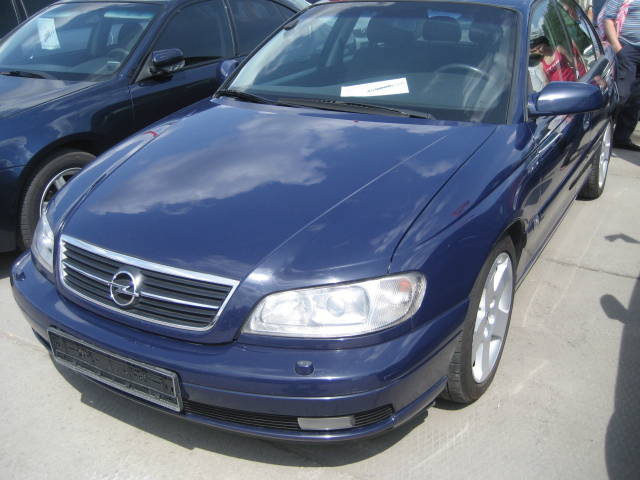 2002 Opel Omega