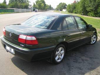 2003 Opel Omega Photos