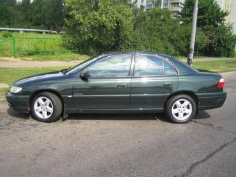 2003 Opel Omega Pictures