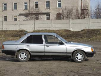 1983 Opel Rekord Photos