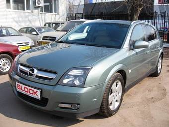 2004 Opel Signum Photos