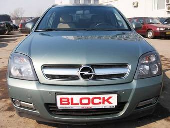 2004 Opel Signum Photos