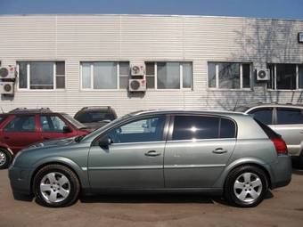 2004 Opel Signum Pictures