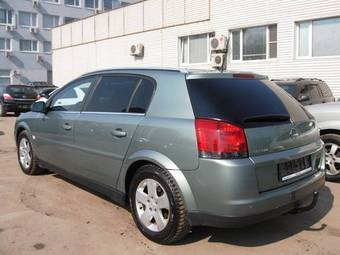 2004 Opel Signum Photos