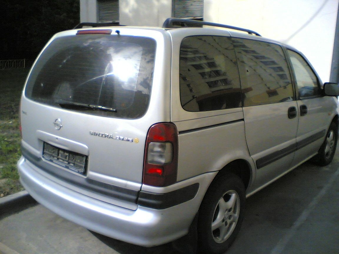 1997 Opel Sintra