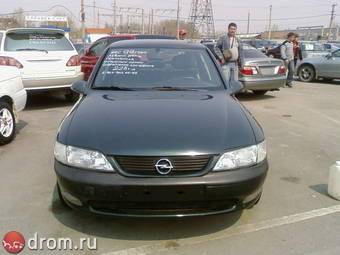 1988 Opel Vectra Photos