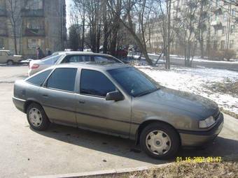 1989 Opel Vectra Photos