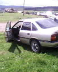 1989 Opel Vectra Photos