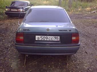 1989 Opel Vectra Photos