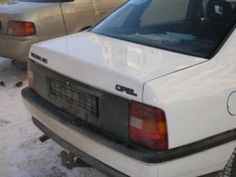 1990 Opel Vectra Photos
