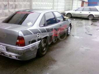 1990 Opel Vectra Pictures