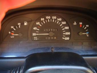 1990 Opel Vectra Pictures