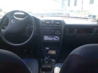 1990 Opel Vectra Photos