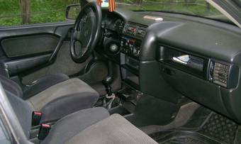 1990 Opel Vectra Photos