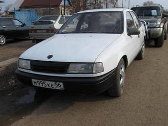 1990 Opel Vectra Photos