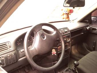1990 Opel Vectra Photos