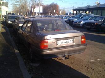 1991 Opel Vectra Photos