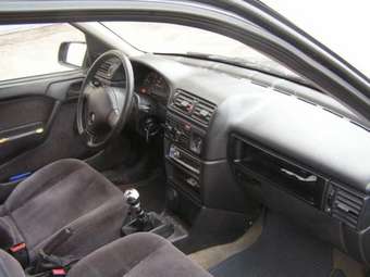 1992 Opel Vectra Photos